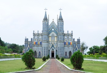ATTUR BASILICA: Church with beautiful Christian Architecture