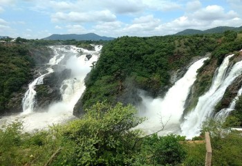 BHARACHUKKI WATERFALLS: Rank 83 among world’s best waterfalls, 2 beautiful waterfalls in single location!